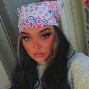 Meet your Posher, Avery